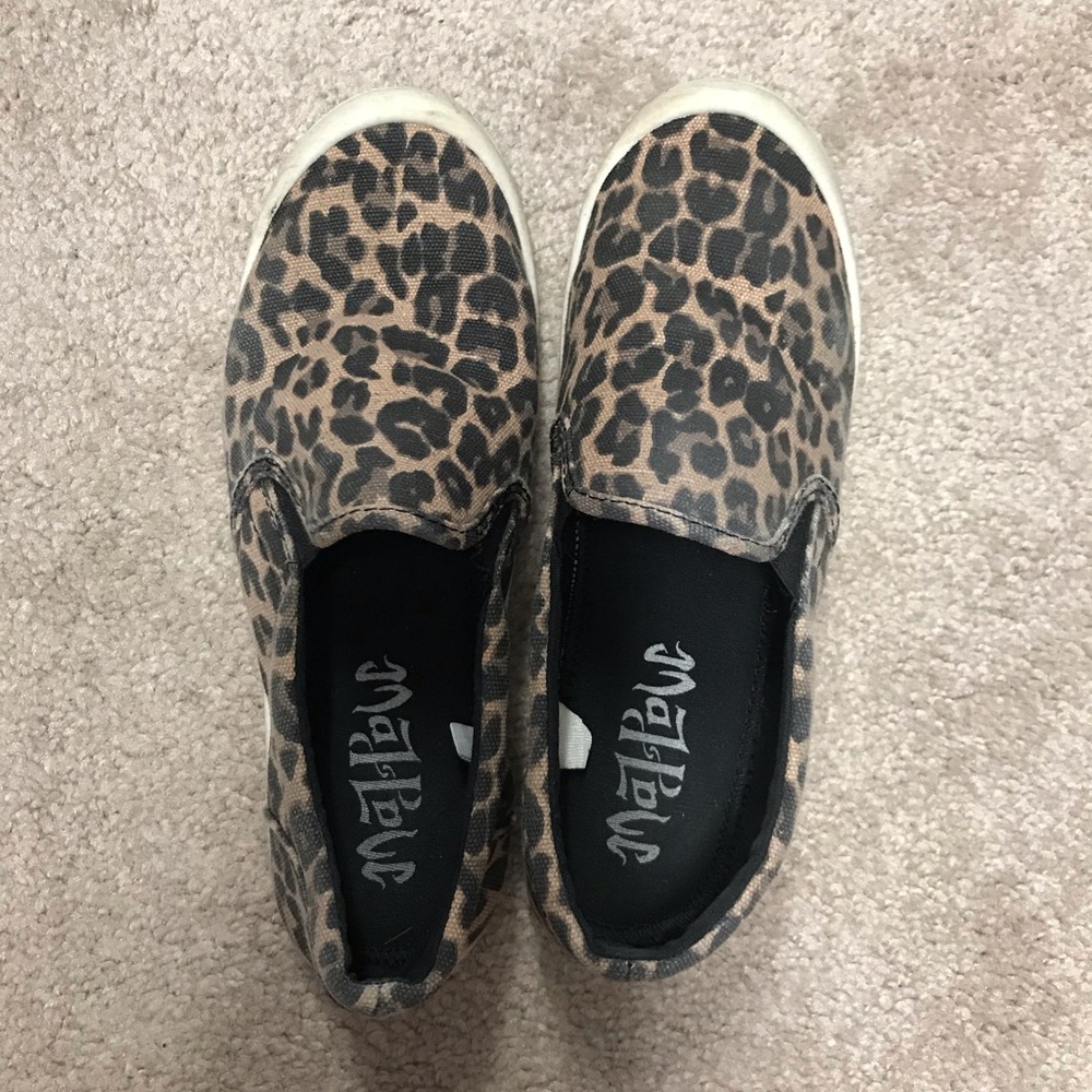 🌟 Leopard print slip on shoes